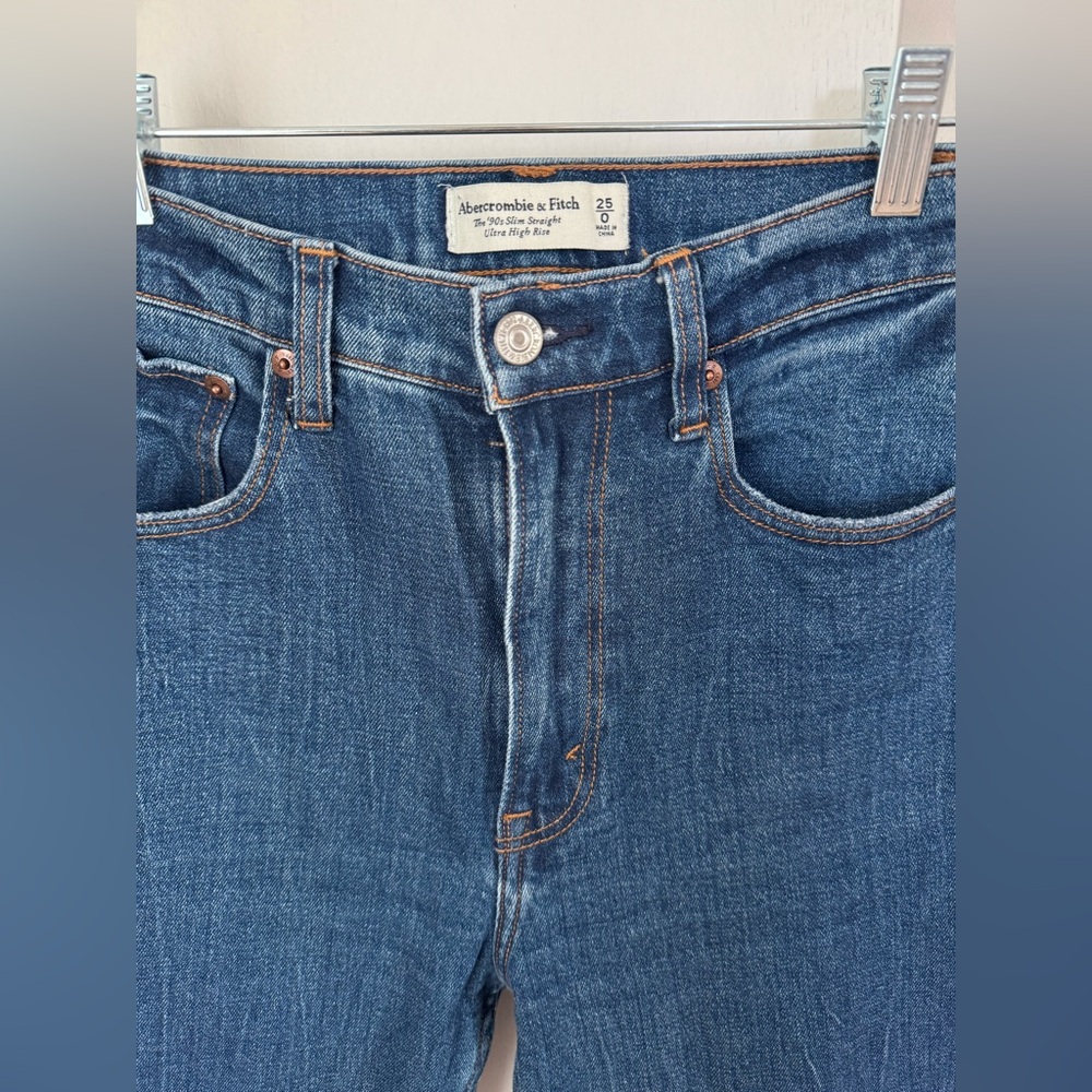 Abercrombie & Fitch The 90s Slim Straight Ultra High Rise - Size 25 R